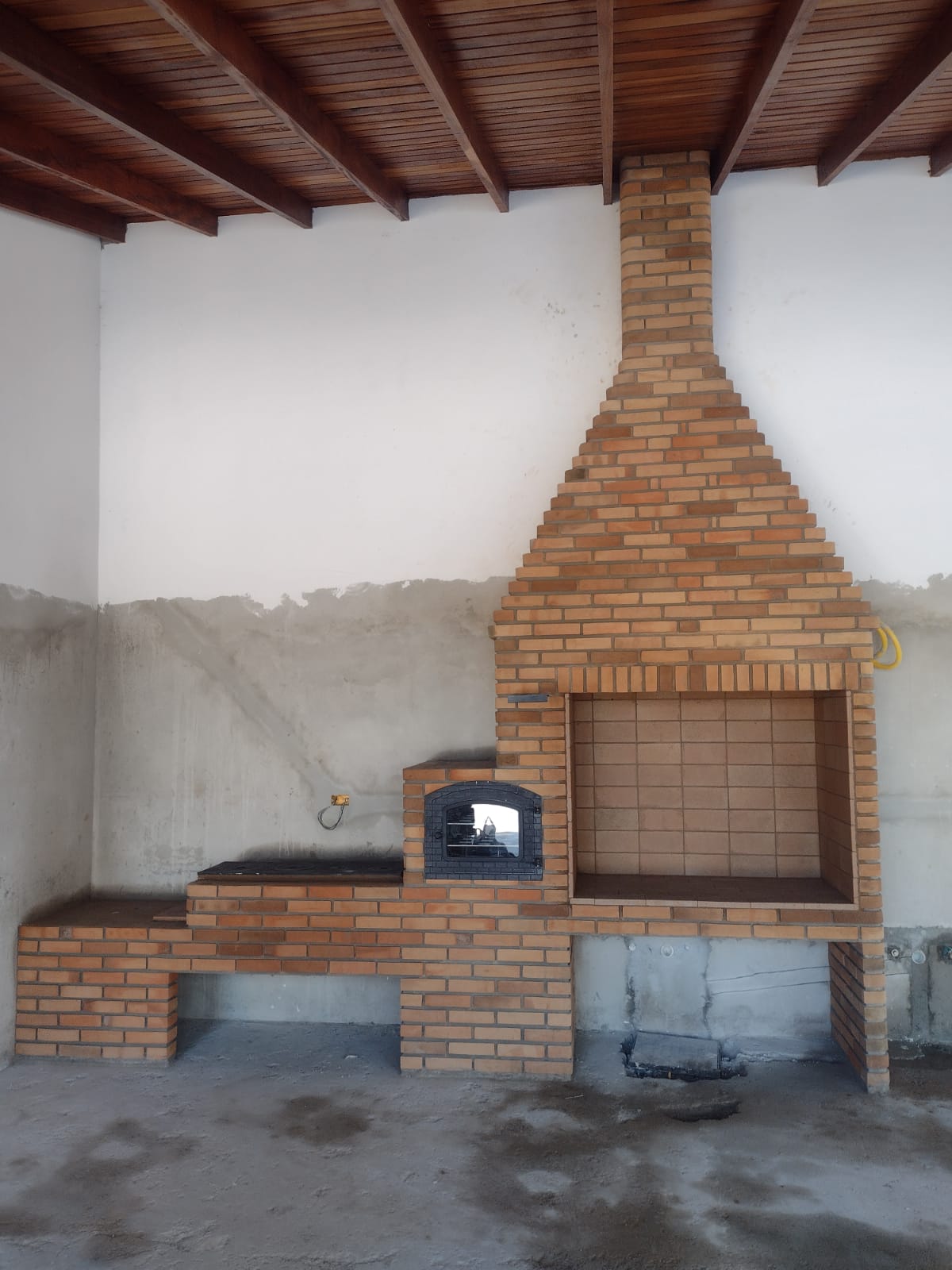 Kits Churrasqueira, fogão a lenha e forno de pizza em alvenaria