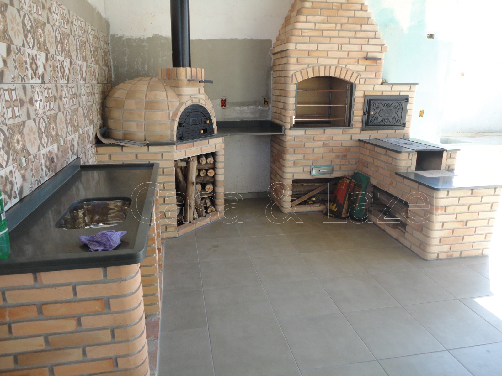 Kits Churrasqueira, fogão a lenha e forno de pizza em alvenaria