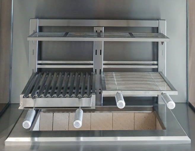 Suportes e grill para churrasqueira